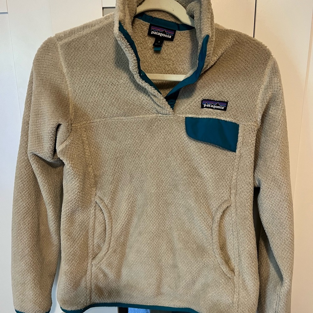 Patagonia Women’s Synchilla Tan Fleece Sweater